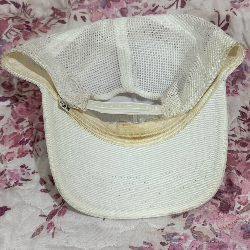 ALO Yoga White Cap - Picture 9 of 9